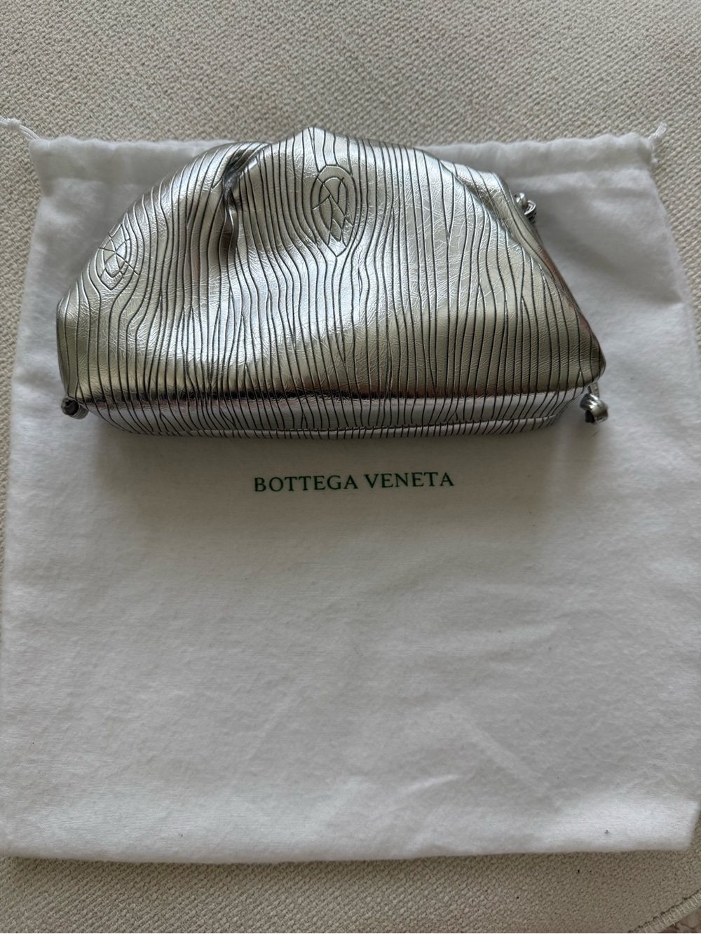BV Mini Silver Cloud Pouch - Picture 4 of 5